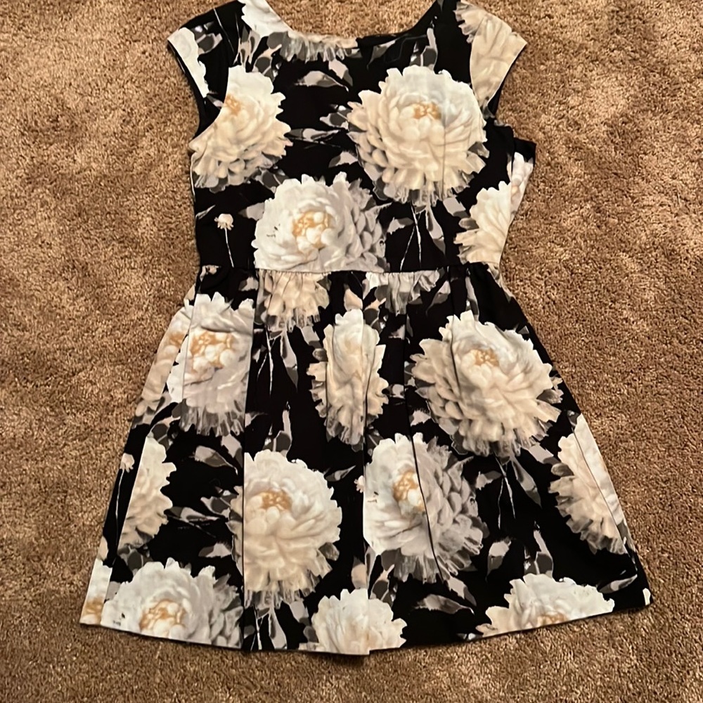 GAPKIDS black dress with white flowers